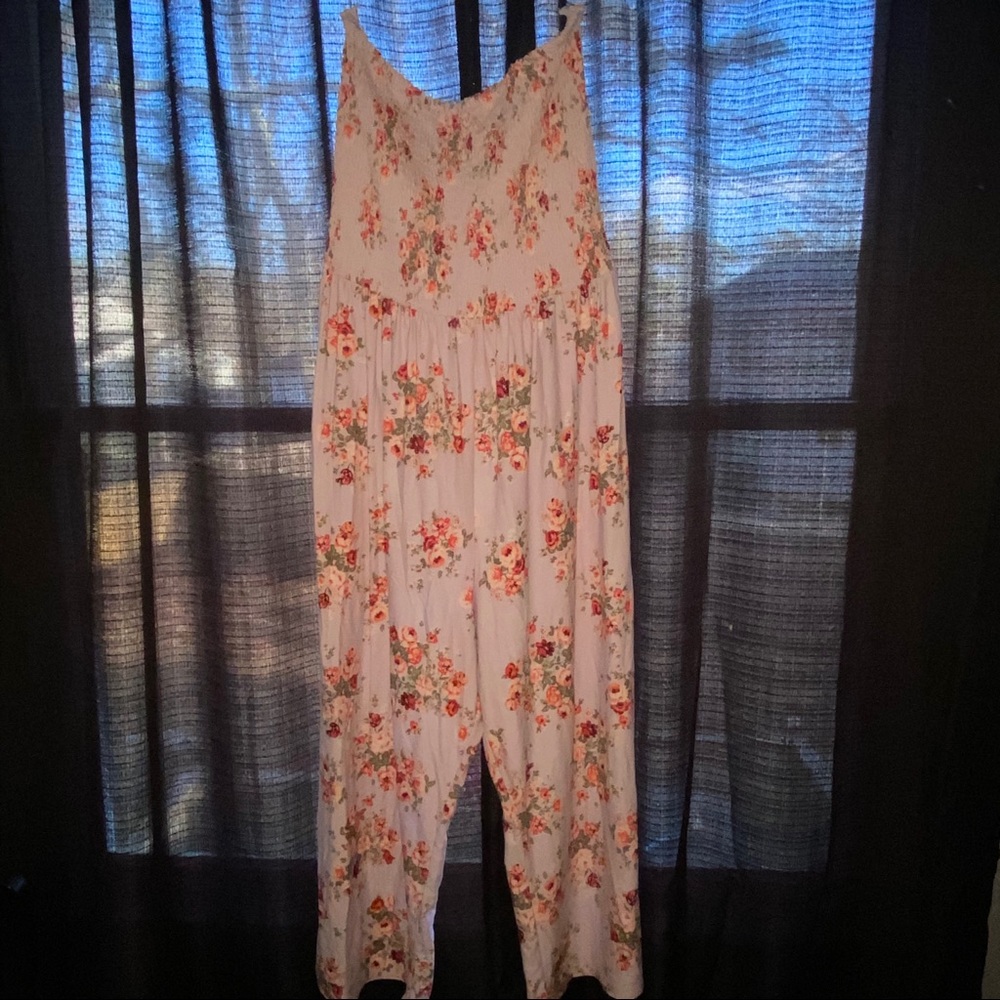 Floral strapless jumpsuit